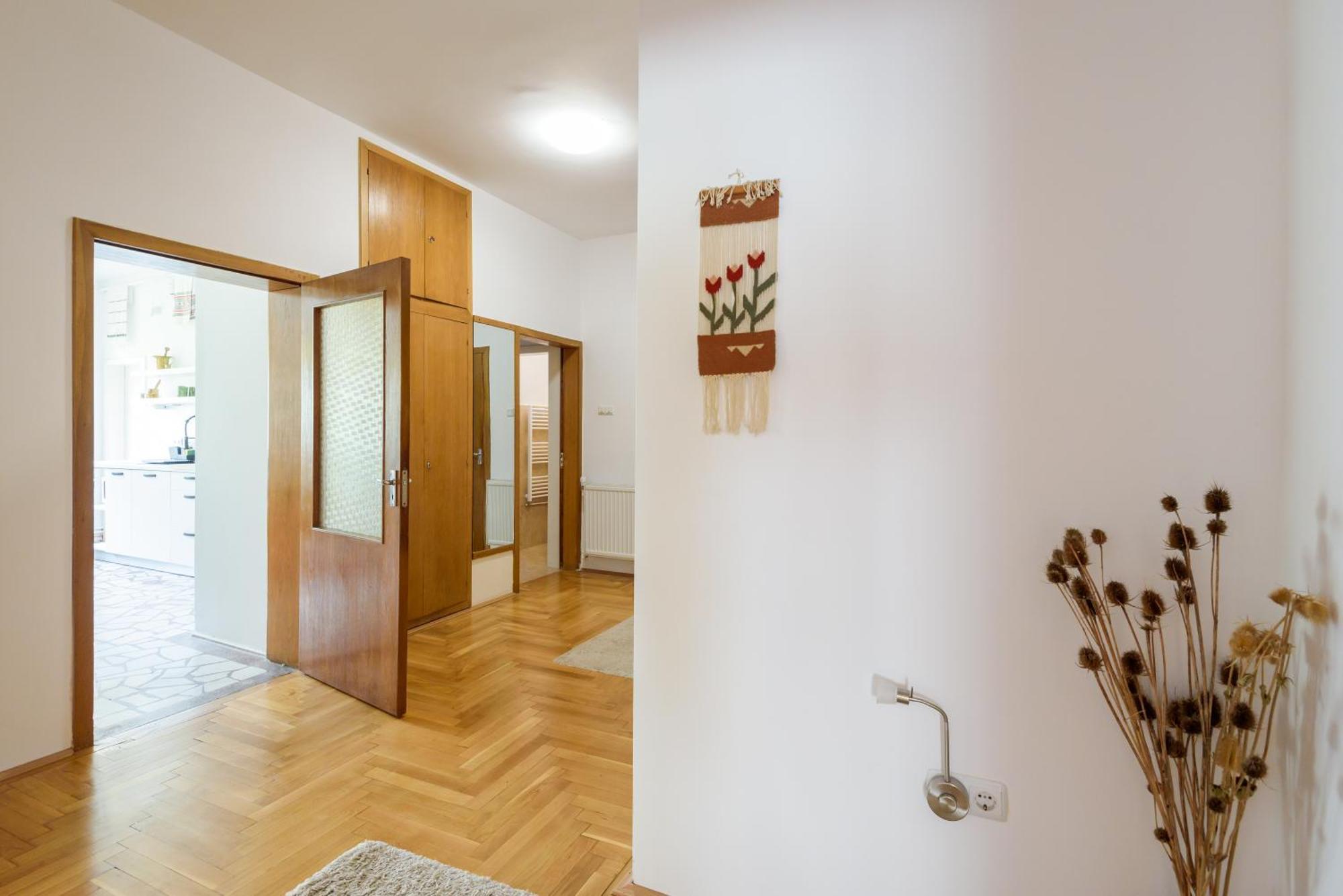 Appartement Casa Cu Cires Braşov Extérieur photo