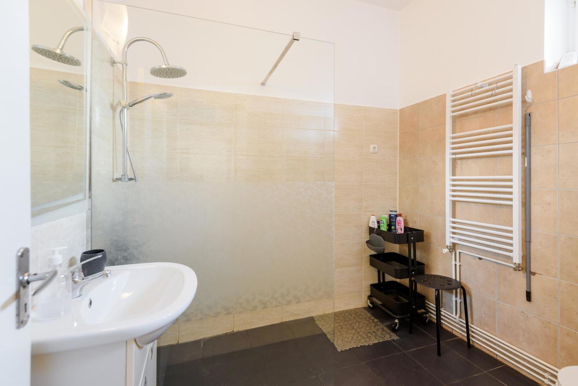 Appartement Casa Cu Cires Braşov Extérieur photo