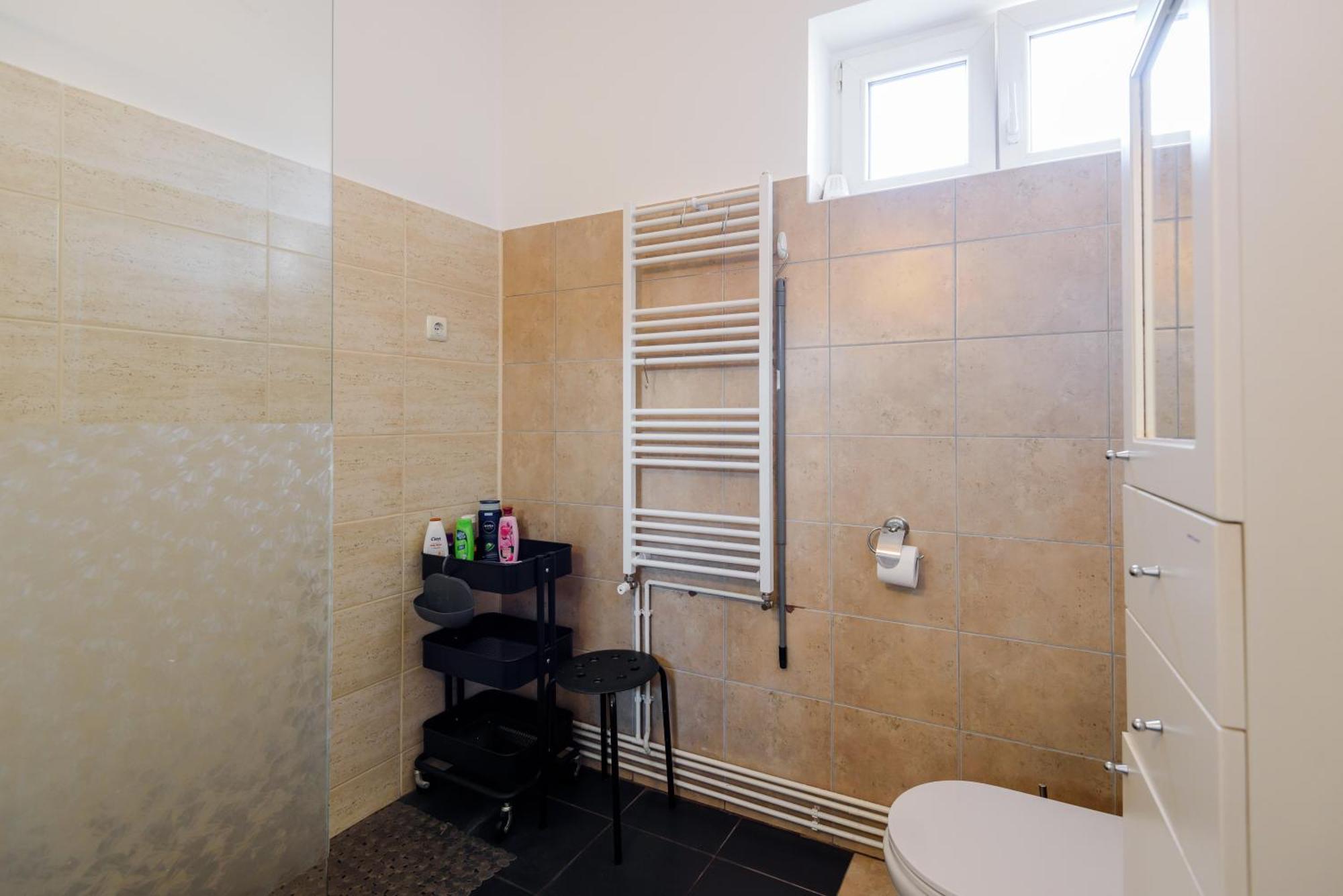 Appartement Casa Cu Cires Braşov Extérieur photo