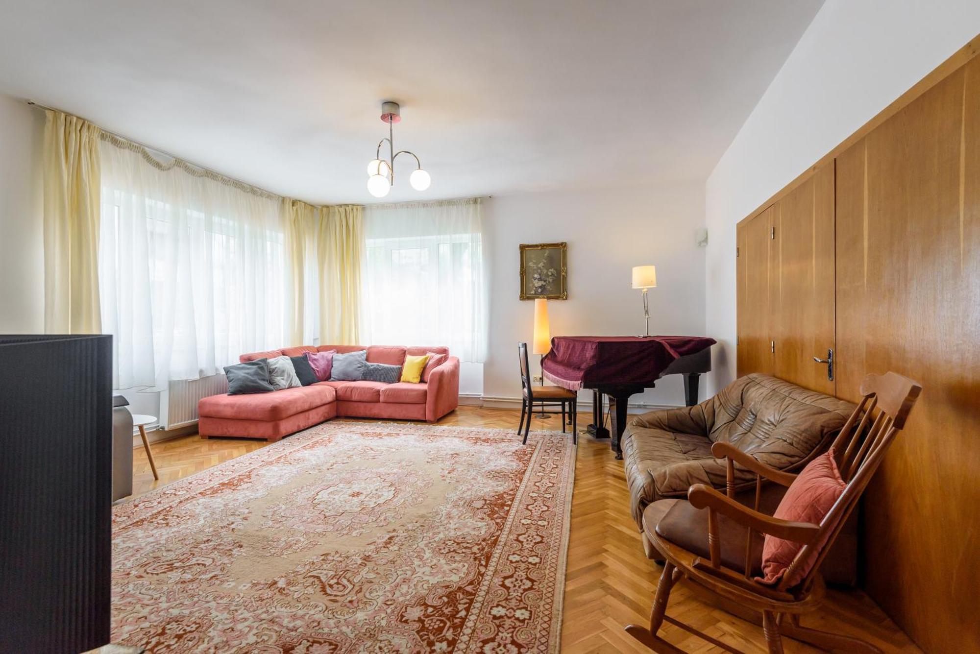 Appartement Casa Cu Cires Braşov Extérieur photo